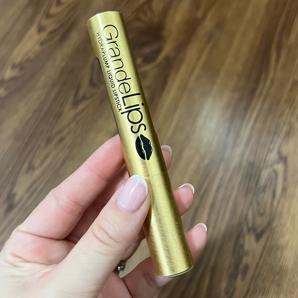 GrandeLips Hydraplump Liquid Lipstick Desert Peak Matte